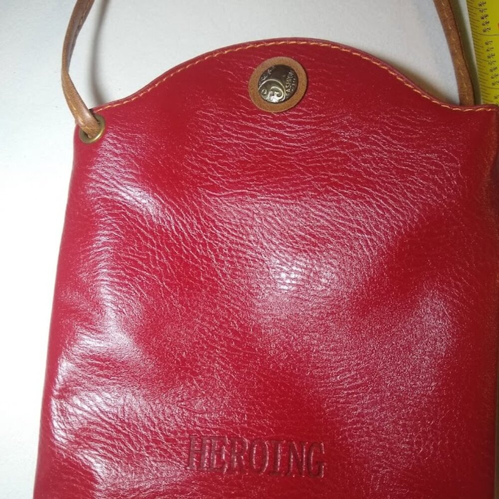 NWOT  Heroing crossbody purse in red